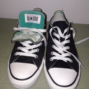 Two Tounged Women's Low Top Converse NWOT